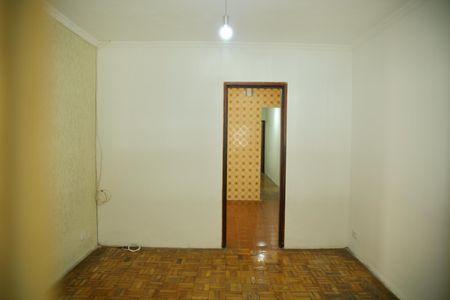 Casa para alugar com 114m², 2 quartos e 2 vagasSala