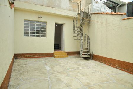 Casa para alugar com 114m², 2 quartos e 2 vagasEdícula