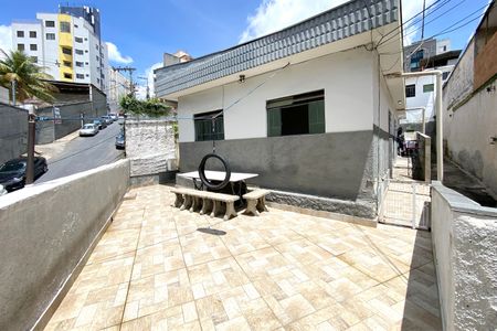 Casa à venda com 300m², 2 quartos e sem vagaVaranda