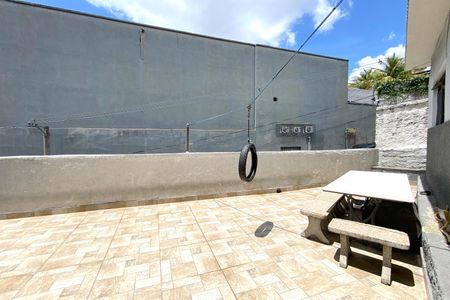 Casa à venda com 300m², 2 quartos e sem vagaVaranda