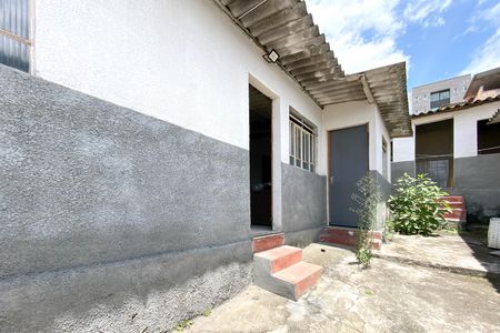 Casa à venda com 300m², 2 quartos e sem vagaEdículas