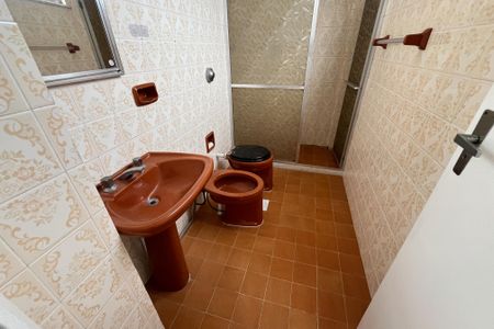 Apartamento à venda com 60m², 2 quartos e sem vaga Apartamento à venda com 60m², 2 quartos e sem vagaBanheiro da suite