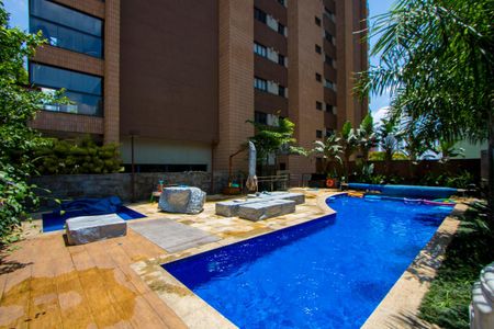 Apartamento à venda com 160m², 3 quartos e 3 vagasÁrea comum - Piscina
