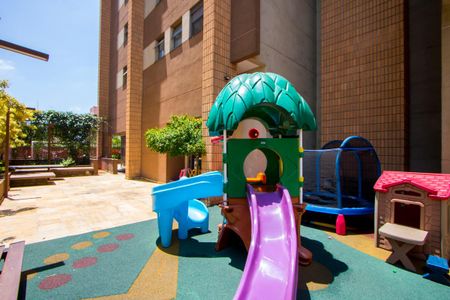 Apartamento à venda com 160m², 3 quartos e 3 vagasÁrea comum - Playground