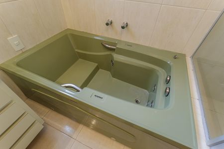 Apartamento para alugar com 208m², 4 quartos e 4 vagas Apartamento para alugar com 208m², 4 quartos e 4 vagasBanheiro da Suíte 3