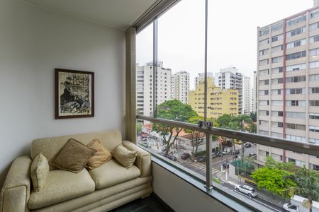 Apartamento para alugar com 208m², 4 quartos e 4 vagas Apartamento para alugar com 208m², 4 quartos e 4 vagasQuarto