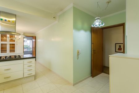 Apartamento para alugar com 208m², 4 quartos e 4 vagas Apartamento para alugar com 208m², 4 quartos e 4 vagasCozinha