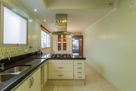 Apartamento para alugar com 208m², 4 quartos e 4 vagas Apartamento para alugar com 208m², 4 quartos e 4 vagasCozinha