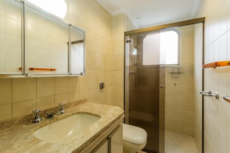 Apartamento para alugar com 208m², 4 quartos e 4 vagas Apartamento para alugar com 208m², 4 quartos e 4 vagasBanheiro da Suíte 2