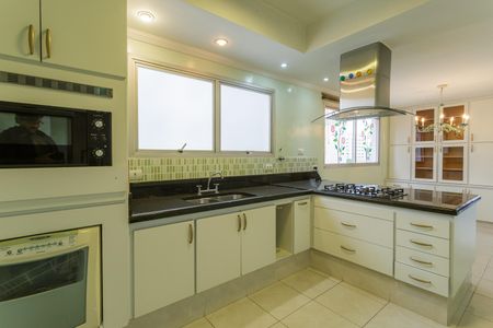 Apartamento para alugar com 208m², 4 quartos e 4 vagas Apartamento para alugar com 208m², 4 quartos e 4 vagasCozinha