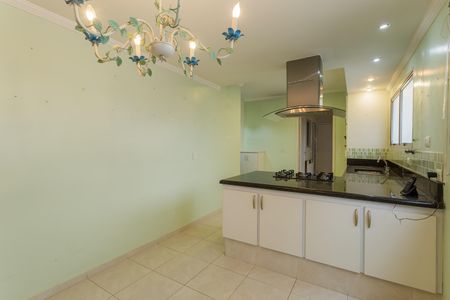 Apartamento para alugar com 208m², 4 quartos e 4 vagas Apartamento para alugar com 208m², 4 quartos e 4 vagasCozinha