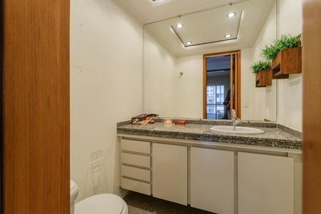 Apartamento para alugar com 208m², 4 quartos e 4 vagas Apartamento para alugar com 208m², 4 quartos e 4 vagasLavabo