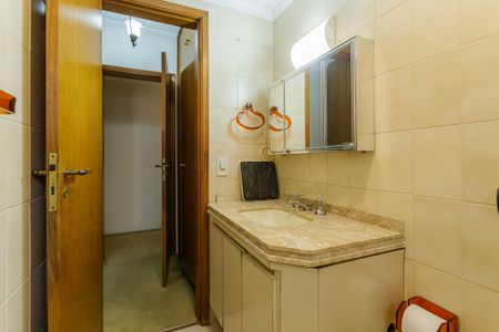 Apartamento para alugar com 208m², 4 quartos e 4 vagas Apartamento para alugar com 208m², 4 quartos e 4 vagasBanheiro da Suíte 2