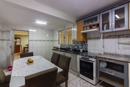Casa à venda com 125m², 2 quartos e 2 vagas Casa à venda com 125m², 2 quartos e 2 vagasCozinha