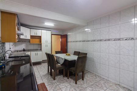 Casa à venda com 125m², 2 quartos e 2 vagas Casa à venda com 125m², 2 quartos e 2 vagasCozinha