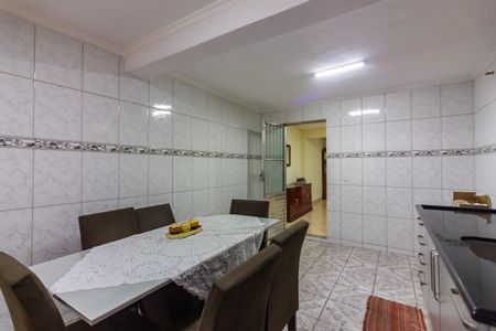 Casa à venda com 125m², 2 quartos e 2 vagas Casa à venda com 125m², 2 quartos e 2 vagasCozinha