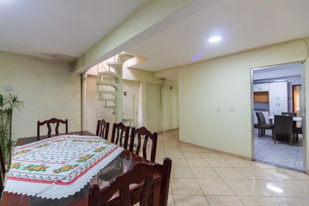 Casa à venda com 125m², 2 quartos e 2 vagas Casa à venda com 125m², 2 quartos e 2 vagasSala de Jantar