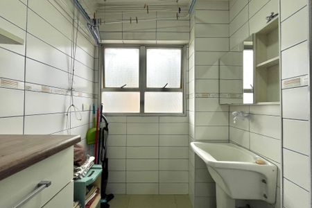 Apartamento à venda com 46m², 1 quarto e 1 vaga Apartamento à venda com 46m², 1 quarto e 1 vagaBanheiro de serviço