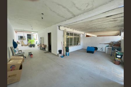 Casa à venda com 120m², 3 quartos e 4 vagas Casa à venda com 120m², 3 quartos e 4 vagasGaragem