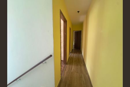 Casa à venda com 120m², 3 quartos e 4 vagas Casa à venda com 120m², 3 quartos e 4 vagasCorredor