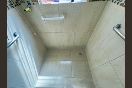 Casa à venda com 120m², 3 quartos e 4 vagas Casa à venda com 120m², 3 quartos e 4 vagasBanheiro social 2