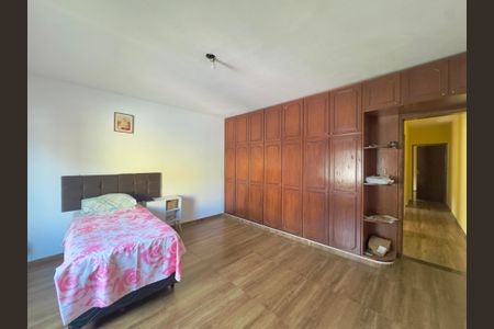 Casa à venda com 120m², 3 quartos e 4 vagas Casa à venda com 120m², 3 quartos e 4 vagasQuarto 1