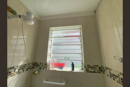 Casa à venda com 120m², 3 quartos e 4 vagas Casa à venda com 120m², 3 quartos e 4 vagasBanheiro social 2