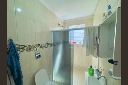 Casa à venda com 120m², 3 quartos e 4 vagas Casa à venda com 120m², 3 quartos e 4 vagasBanheiro social 2