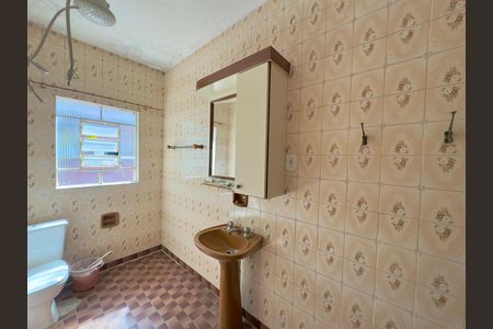 Casa à venda com 120m², 3 quartos e 4 vagas Casa à venda com 120m², 3 quartos e 4 vagasBanheiro social