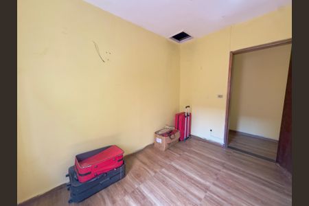 Casa à venda com 120m², 3 quartos e 4 vagas Casa à venda com 120m², 3 quartos e 4 vagasQuarto 2