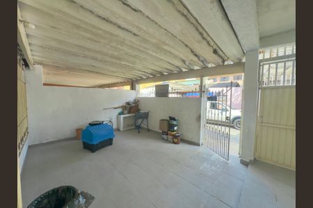 Casa à venda com 120m², 3 quartos e 4 vagas Casa à venda com 120m², 3 quartos e 4 vagasGaragem