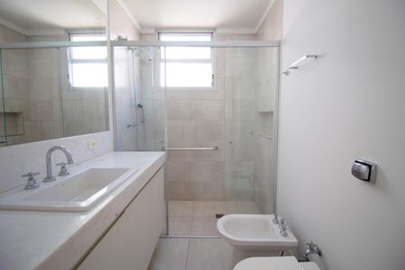 Apartamento à venda com 130m², 2 quartos e 1 vagaBanheiro da Suíte 2