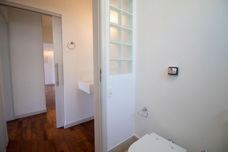 Apartamento à venda com 130m², 2 quartos e 1 vagaBanheiro da Suíte 1