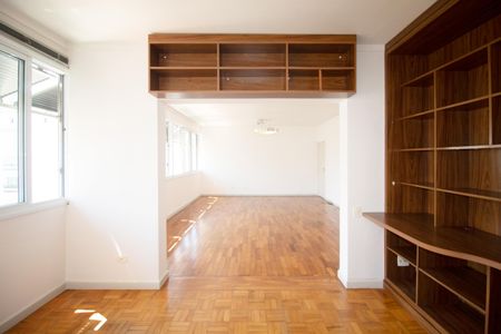 Apartamento à venda com 130m², 2 quartos e 1 vagaSala