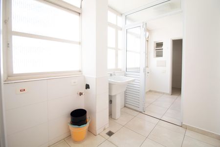 Apartamento à venda com 130m², 2 quartos e 1 vagaÁrea de Serviço