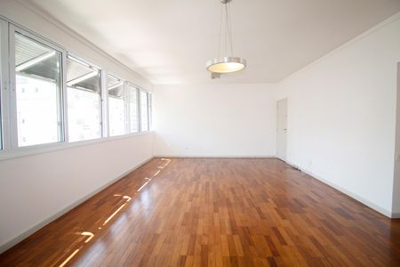 Apartamento à venda com 130m², 2 quartos e 1 vagaSala