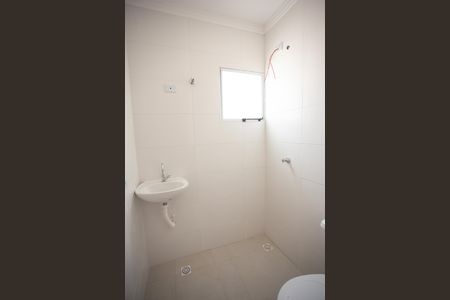 Banheiro de kitnet/studio para alugar com 1 quarto, 27m² em Carandiru, São Paulo