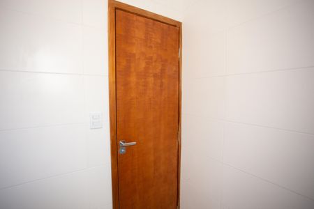 Banheiro de kitnet/studio para alugar com 1 quarto, 27m² em Carandiru, São Paulo