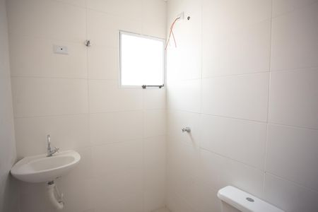 Banheiro de kitnet/studio para alugar com 1 quarto, 27m² em Carandiru, São Paulo
