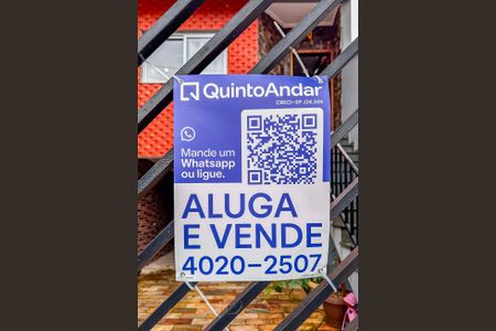 Casa à venda com 182m², 3 quartos e 2 vagas Casa à venda com 182m², 3 quartos e 2 vagasPlaca Instalada na Fachada