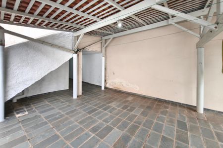 Casa à venda com 220m², 3 quartos e 1 vagaQuintal