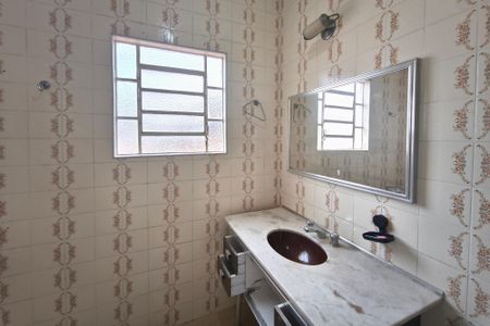 Casa à venda com 220m², 3 quartos e 1 vagaBanheiro