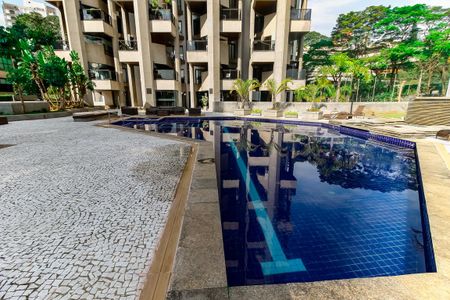 Apartamento à venda com 80m², 1 quarto e 1 vagaÁrea comum - Piscina