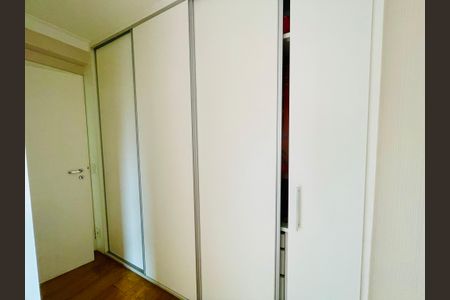 Apartamento à venda com 135m², 3 quartos e 2 vagasCloset da suíte 1