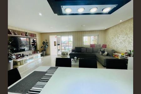 Apartamento à venda com 135m², 3 quartos e 2 vagasSala