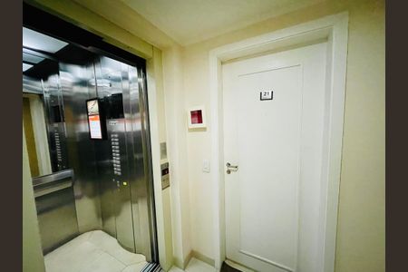 Apartamento à venda com 135m², 3 quartos e 2 vagasElevador Porta Entrada