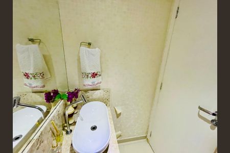 Apartamento à venda com 135m², 3 quartos e 2 vagasBanheiro 3