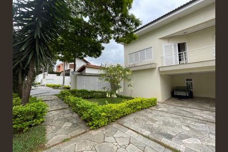 Casa de condomínio para alugar com 400m², 5 quartos e 6 vagasFachada