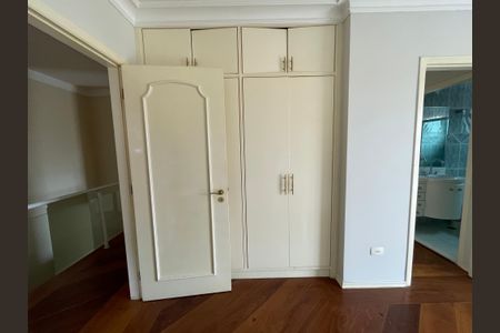 Casa de condomínio para alugar com 400m², 5 quartos e 6 vagasSuíte 1