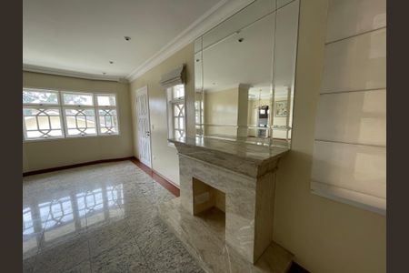 Sala de casa de condomínio para alugar com 5 quartos, 400m² em São Paulo Ii, Cotia